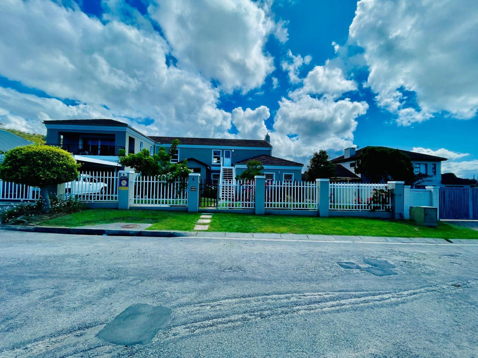 Calm Waters Guesthouse Plettenberg Bay Exterior photo
