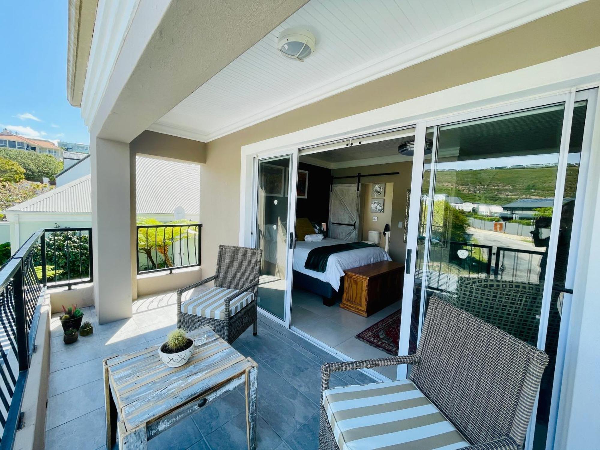 Calm Waters Guesthouse Plettenberg Bay Exterior photo